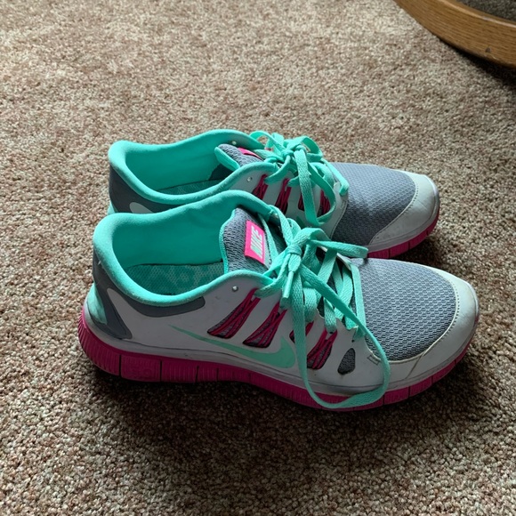 Nike Shoes - Nike Womens Nike Free 5.0 Size 8